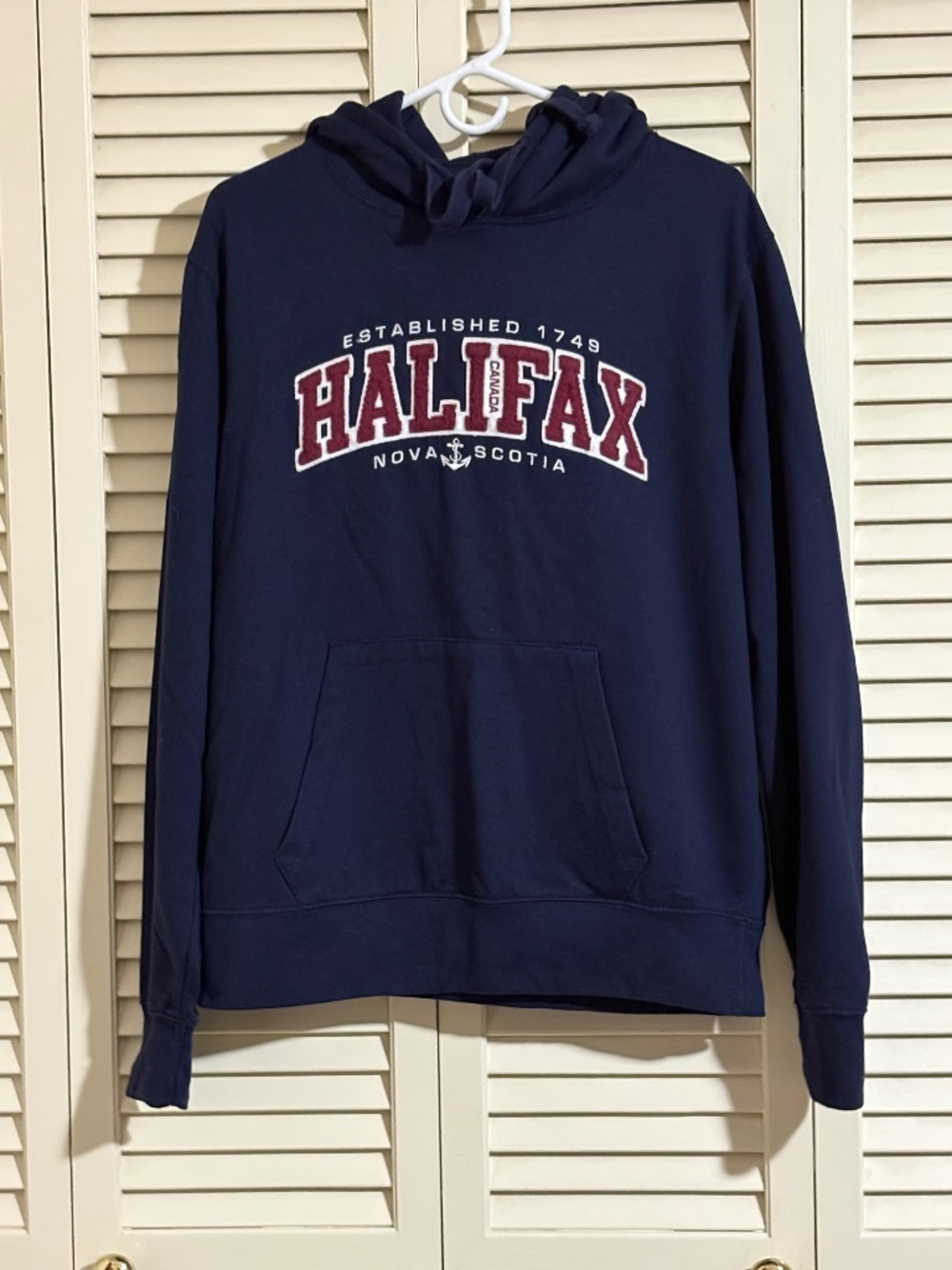 Fundy Resort Halifax Nova Scotia Navy Embroidered Hoodie Size M
